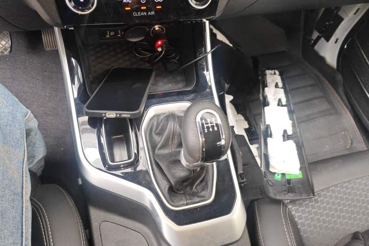 Used Chery Tiggo 5x 2020 1.5L Manual Fashion Edition Gear Lever