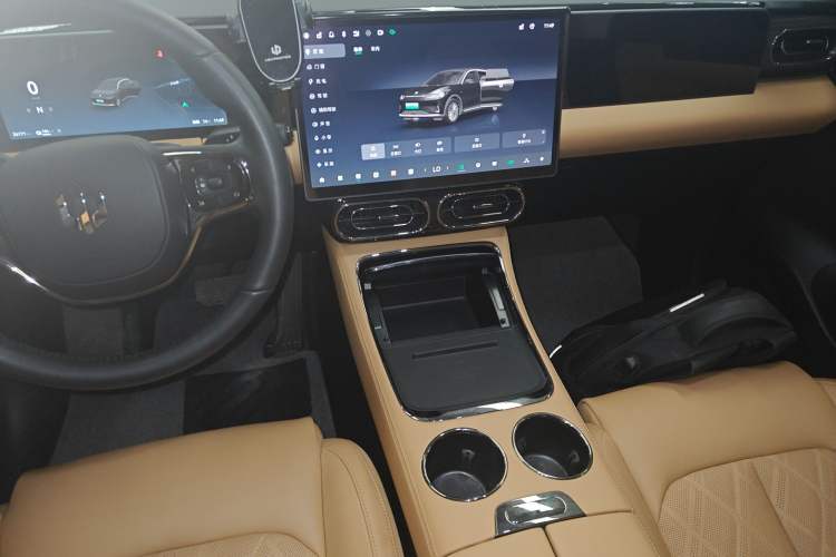 Used Leapmotor C11 2024 All-Electric 580 Luxury Edition Audio And AC Panel