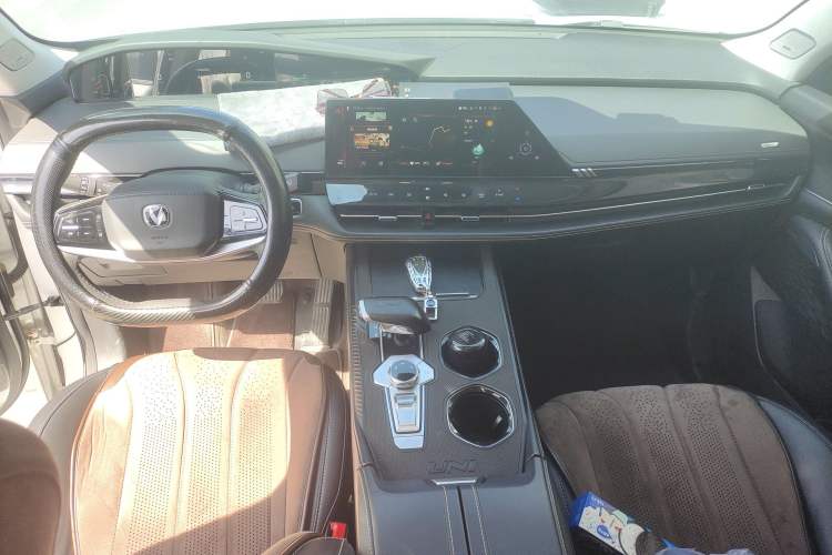 Used CHANGAN UNI-K iDD 2023 Zhidian iDD 1.5T 135km Smart & Fun Model