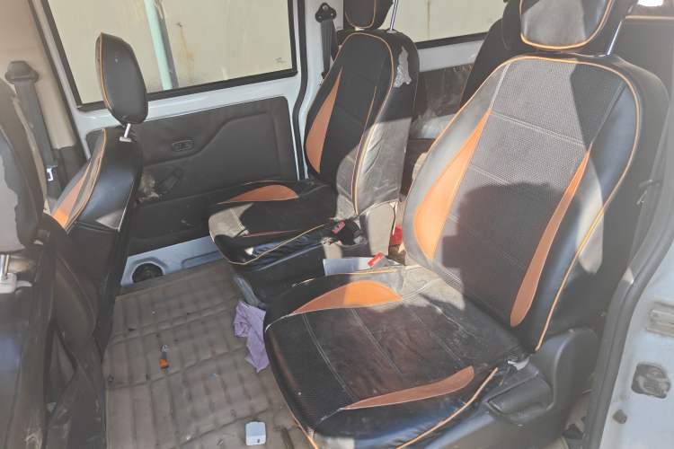 Used Wuling Rongguang V 2016 1.5L Standard Version Left Rear Seat