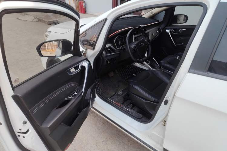 Used Geely Auto Vision X3 2017 1.5L Automatic Elite Model Driver Seat