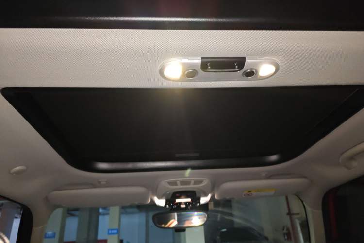 Used MINI MINI 2022 Updated 1.5T COOPER Classic Edition Five-Door Version
