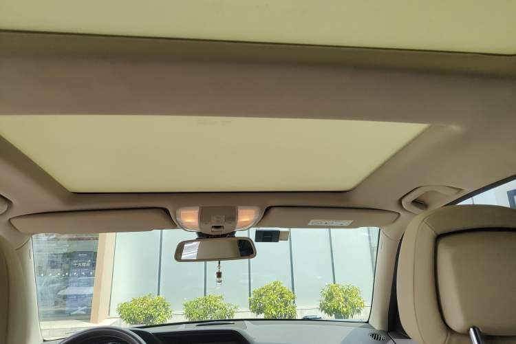 Used Mercedes-Benz GLK-Class 2013 GLK 300 4MATIC Dynamic Sunroof Model