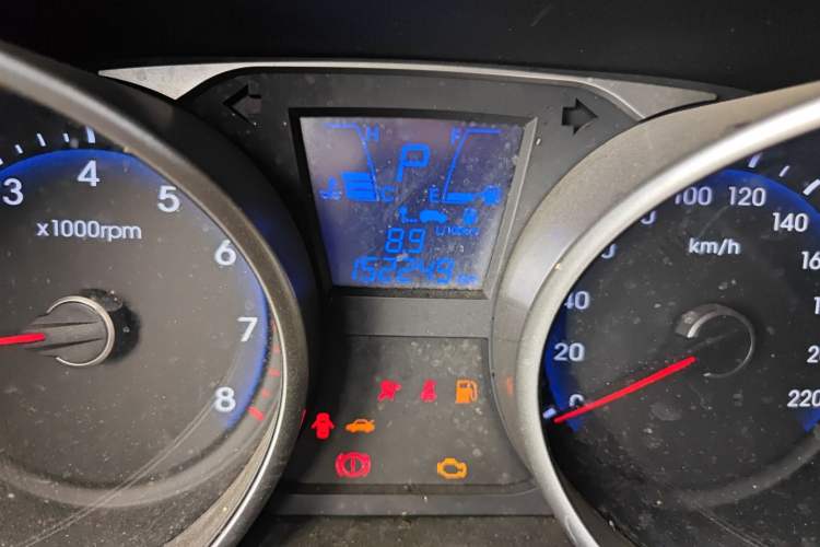 Used Hyundai ix35 2013 2.0L Automatic Two-Wheel Drive Smart GLS China V Standard Odometer Close Up