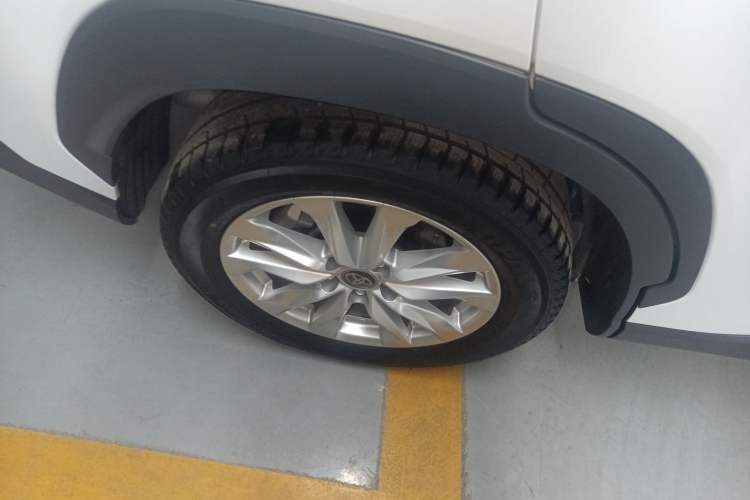 Used Toyota Corolla Cross 2024 2.0L Pioneer Edition Right Rear Wheel Hub