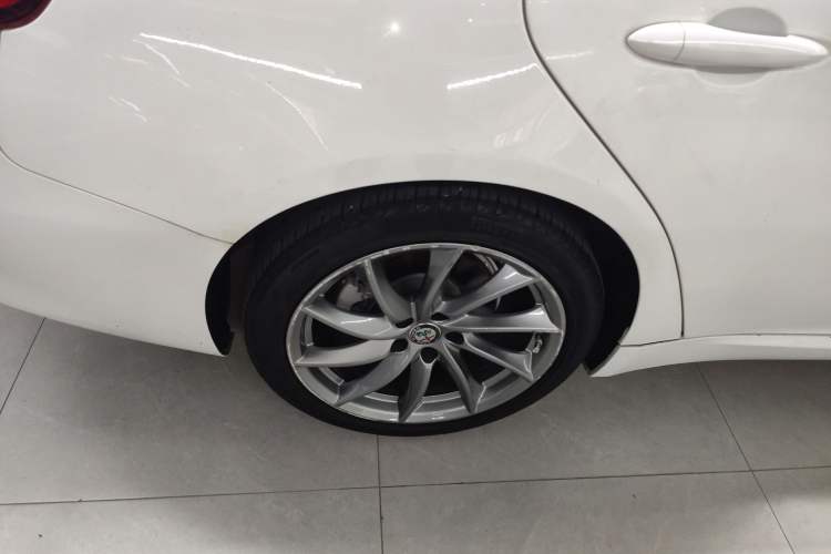 Used Alfa Romeo Giulia 2017 2.0T 200HP Luxury Edition
