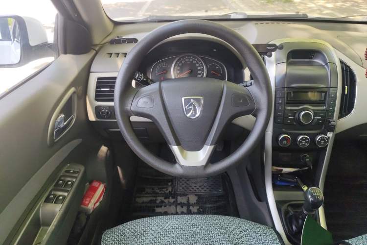 Used Baojun 630 2011 1.5L manual Comfort trim level Steering Wheel