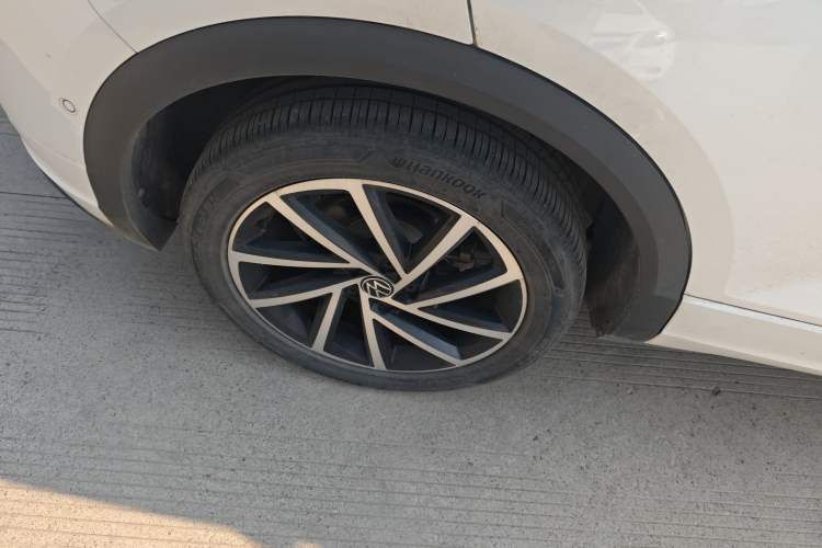 Used Volkswagen T-ROC 2023 300TSI DSG Two-Wheel Drive Starlight Edition
