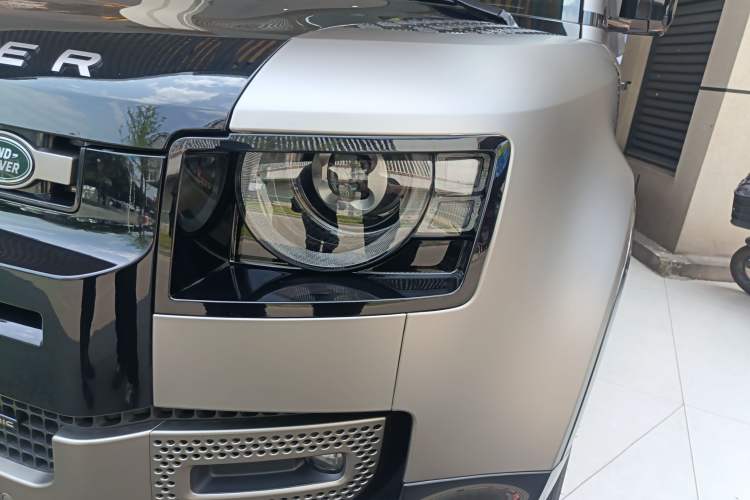 Used Land Rover Defender 2023 90 2.0T P300 X-DYNAMIC HSE
