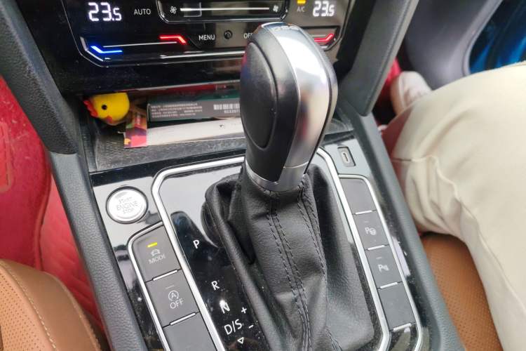 Used Volkswagen FAW-Volkswagen CC 2021 Estate Car 380TSI Vizion Edition Gear Lever