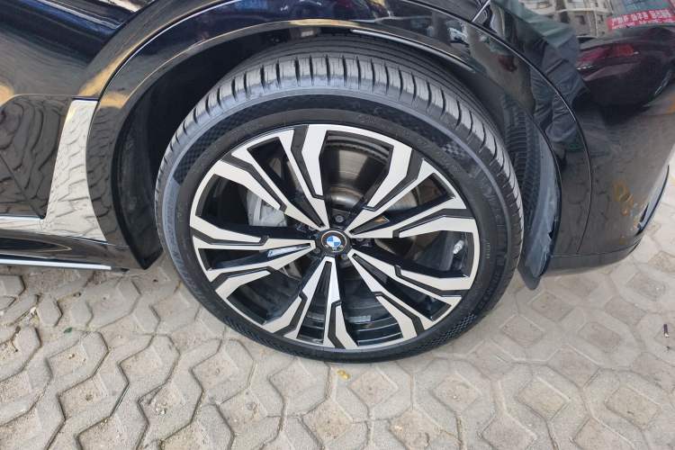 Used BMW X7 2019 xDrive40i Luxury Package with Leading Features