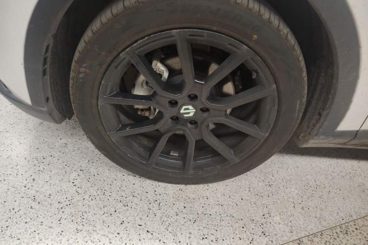 Used Leapmotor C11 2023 Extended-Range 285 Comfort Edition Left Front Wheel Hub