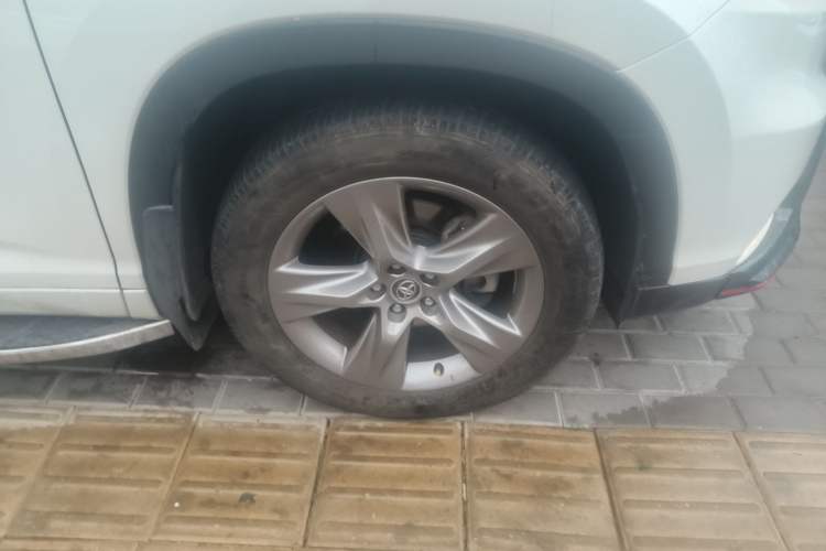 Used Toyota Highlander 2015 2.0T Four-Wheel Drive Luxury Edition 7-Seater
