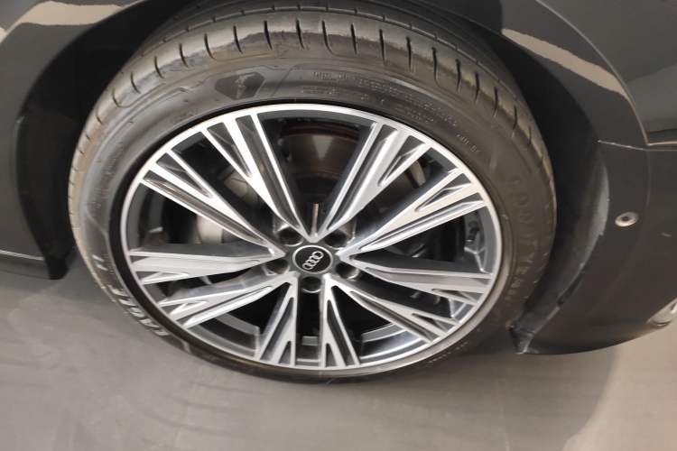 Used Audi A6L 2025 45 TFSI Prestige Dynamic Edition Right Front Wheel Hub