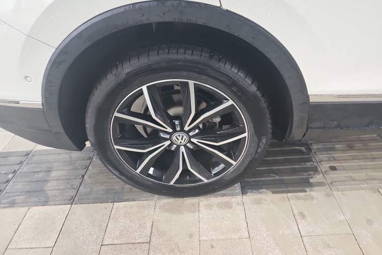 Used Volkswagen Tiguan L 2019 Revised 330TSI Automatic Two-Wheel Drive Smart & Luxury Edition China VI Standard Right Rear Wheel Hub