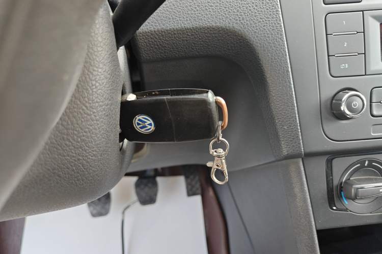 Used Volkswagen Santana 2015 1.6L Manual Fashion Edition Vehicle Key