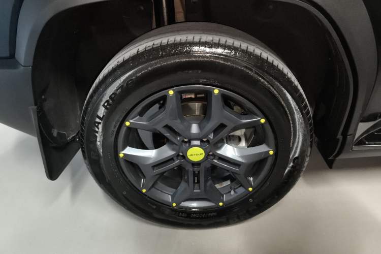 Used JETOUR Traveler 2023 2.0T All-Wheel-Drive Crosser Right Rear Wheel Hub