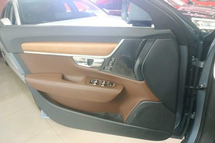 Used Volvo S90 2019 T5 Zhiyuan Edition

