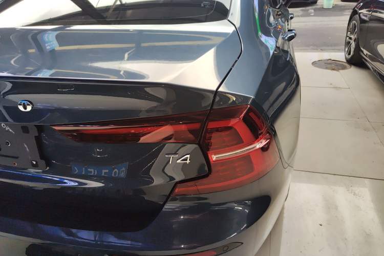 Used Volvo S60 2020 T4 Zhiyi Luxury Edition
