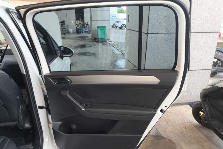 Used Volkswagen Touran 2018 Volkswagen Touran L 280TSI DSG Comfort Edition 7 Seats China VI Standard