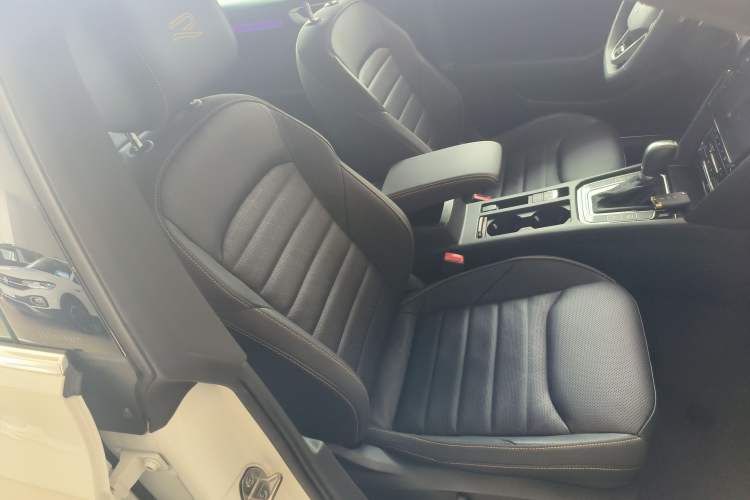 Used Volkswagen FAW-Volkswagen CC 2025 Model, Facelifted 380TSI, Striking and Shared Enjoyment Version Right Front Seat