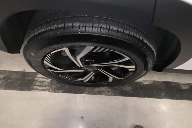Used Geely Auto Emgrand X7 Sport 2023 Boyue COOL 1.5TD Smart Connect+ Right Rear Wheel Hub
