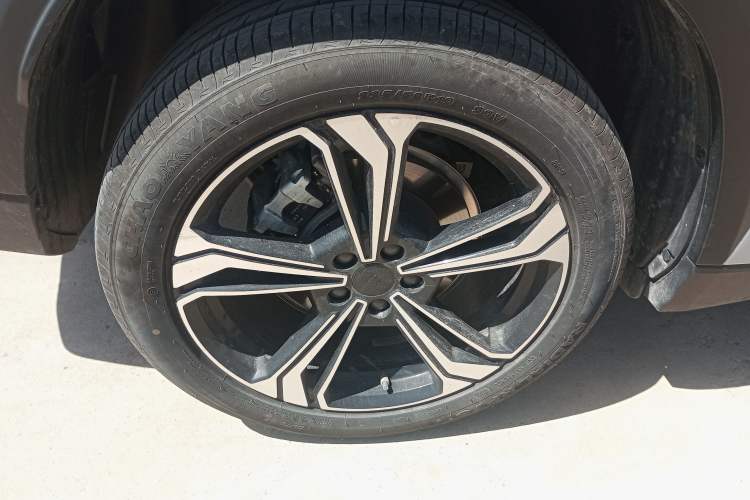 Used Geely Galaxy L7 2025 EM-i 115km Exploration+ Edition Exterior 5