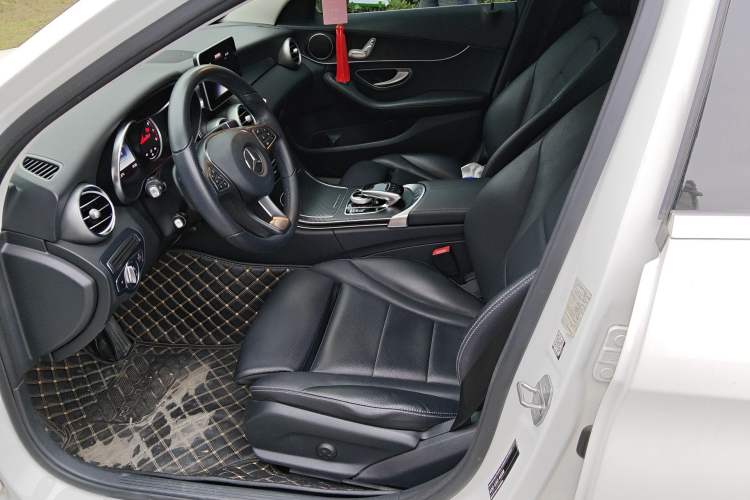 Used Mercedes-Benz C-Class 2017 C 200 station wagon Left Front Seat