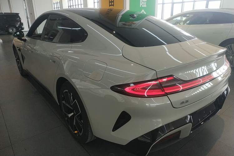 Used Xiaomi Auto SU7 2024 Rear-Drive Long-Range Intelligent Driving Version Rear Left 45 Deg