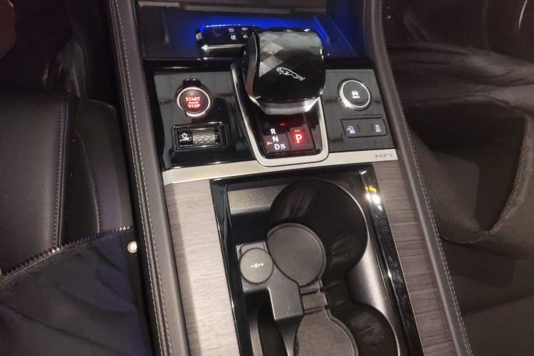 Used Jaguar XFL 2022 XFL 2.0T P200 Two-Wheel-Drive Elite Luxury Edition