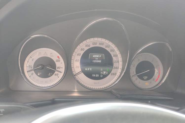 Used Mercedes-Benz GLK-Class 2013 GLK 300 4MATIC Dynamic Sunroof Model
