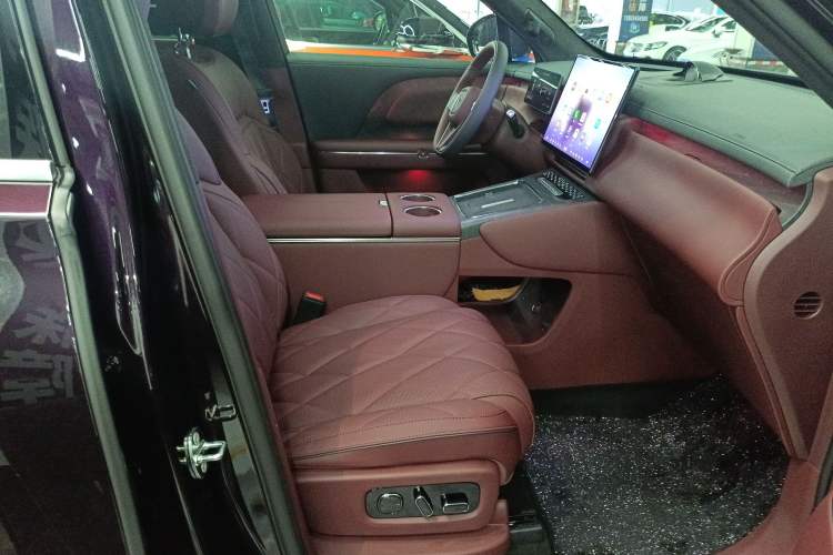 Used VOYAH Titan 2026 Model Max+ Right Front Seat