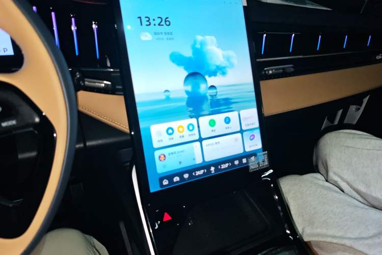 Used Geely Auto FX11 2023 1.5TD DCT Prestige Edition Audio And AC Panel