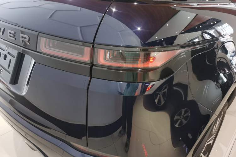 Used Land Rover Range Evoque 2021 Range Rover Velar 249 PS R-Dynamic S Performance Edition
