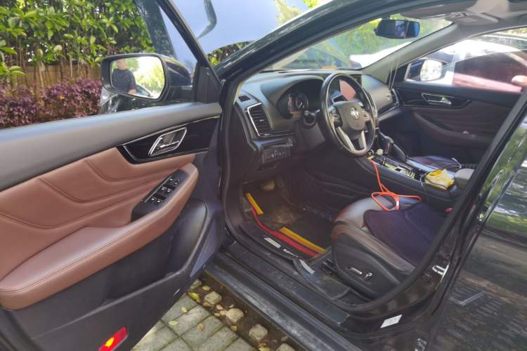 Used Dongfeng Aeolus AX7 2018 Classic 1.6T Automatic Luxury Model
