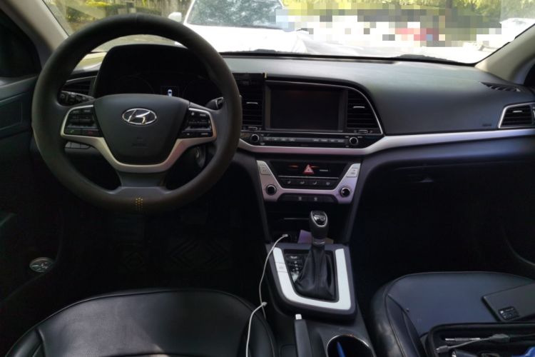 Used Hyundai Elantra (6th Generation / Lingdong) 2016 1.6L Automatic ZhiXuan – Elite Version Center Console