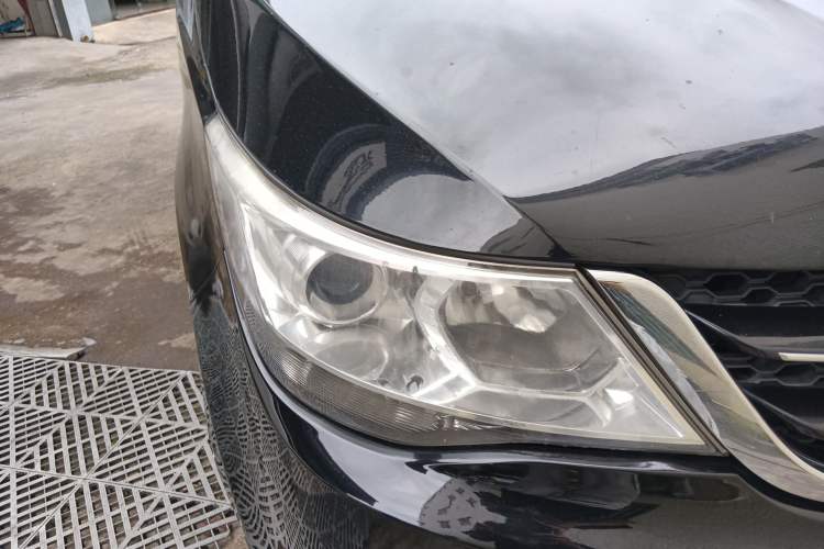 Used Baojun 730 2016 1.5T Manual Luxury Edition 7 Seats Right Front Headlight