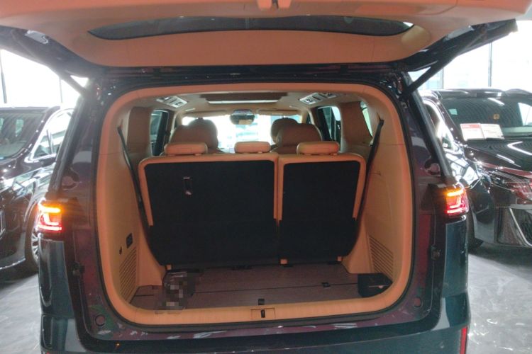 Used VOYAH Dream 2026 Model PHEV Kunpeng Pro Trunk