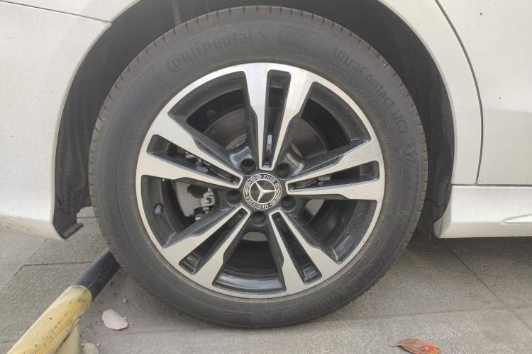 Used Mercedes-Benz C-Class 2018 C 200 Sport Edition Right Rear Wheel Hub