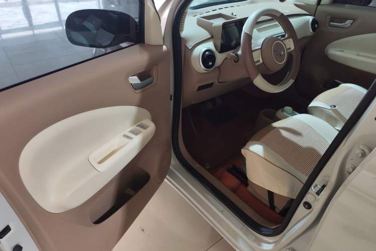 Used Wuling Hongguang MINIEV 2025 Four-Door Version Advanced Edition
