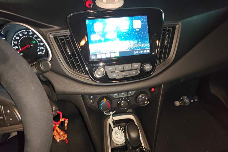 Used Chevrolet Monza 2022 Light Hybrid Redline 320T Dual-Clutch Thrilling Edition Audio And AC Panel