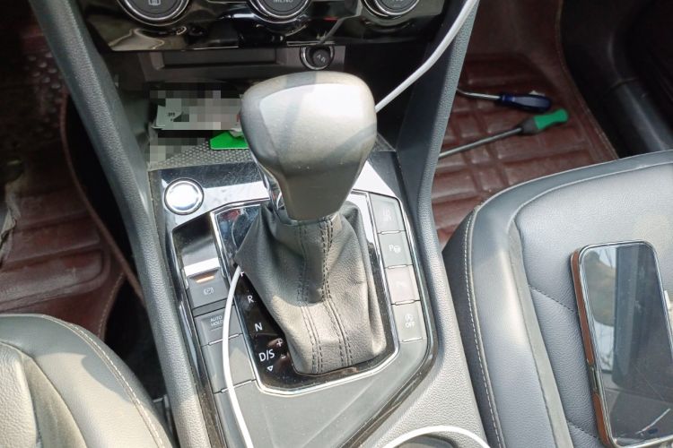 Used Volkswagen Tiguan L 2020 330TSI Automatic Two-Wheel Drive Smart Luxury Edition China VI Standard Gear Lever