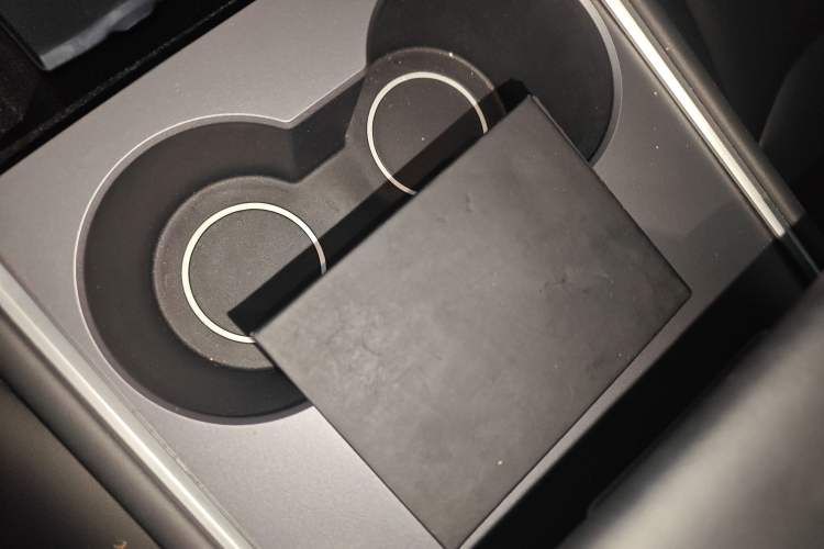 Used Tesla Model Y 2023 Rear-Wheel-Drive Version
