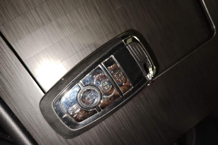 Used Lincoln Corsair 2024 2.0T Two-Wheel-Drive Luxury Edition