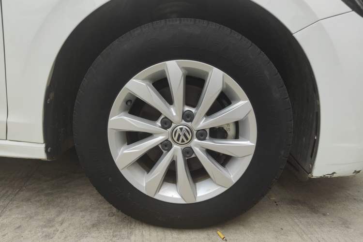 Used Volkswagen Bora 2019 1.5L Automatic Fashion Model Right Front Wheel Hub