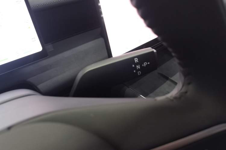 Used Nissan N6 2026 Model 180 Max Gear Lever