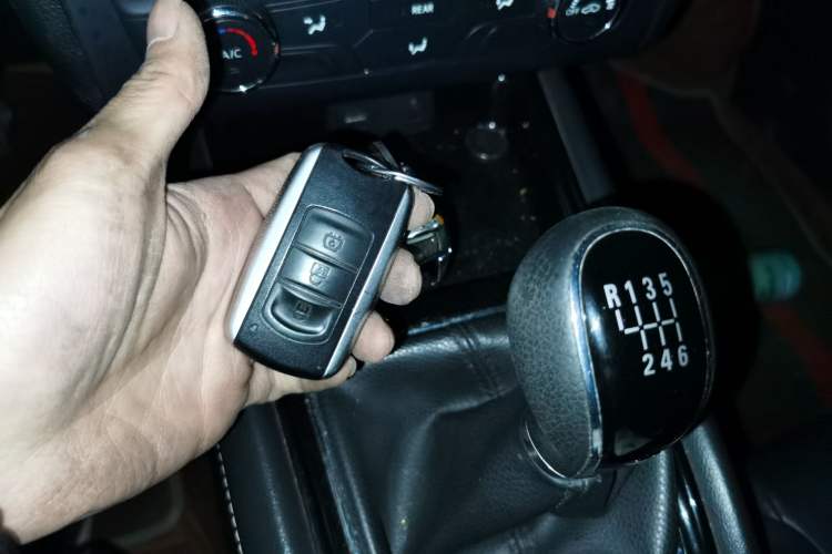 Used Dongfeng Fengon 580 2017 1.5T Manual Luxury Model
