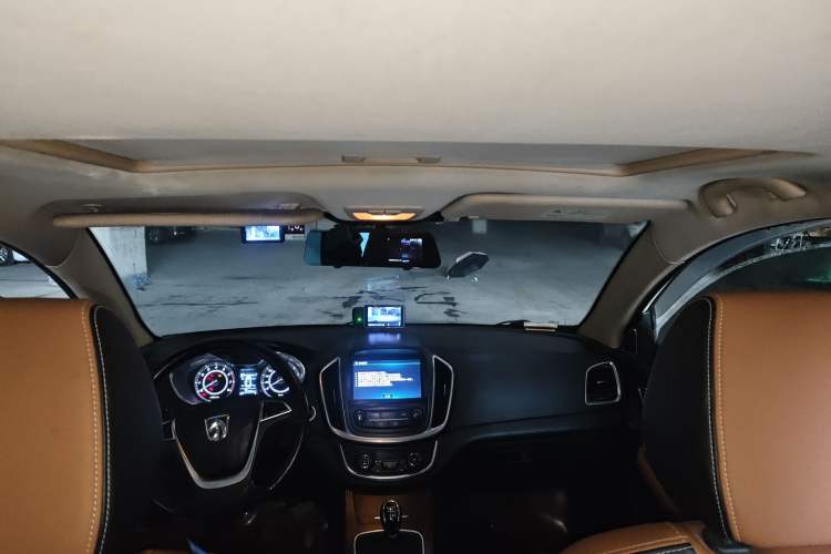 Used Baojun 560 2017 Rhythmic Edition 1.5T Manual Enjoyment Model
