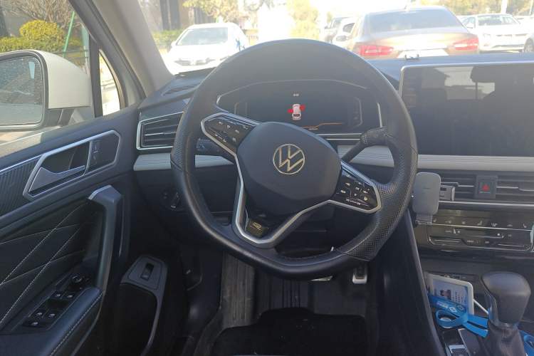 Used Volkswagen Tiguan L 2023 330TSI Automatic Two-Wheel Drive R-Line Enjoyment Edition