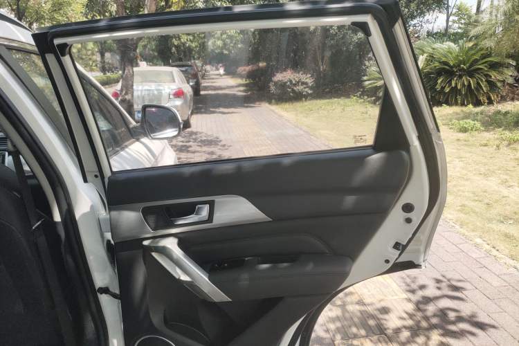 Used Haval H2 2017 Red-Label 1.5T Manual Two-Wheel Drive Luxury Model